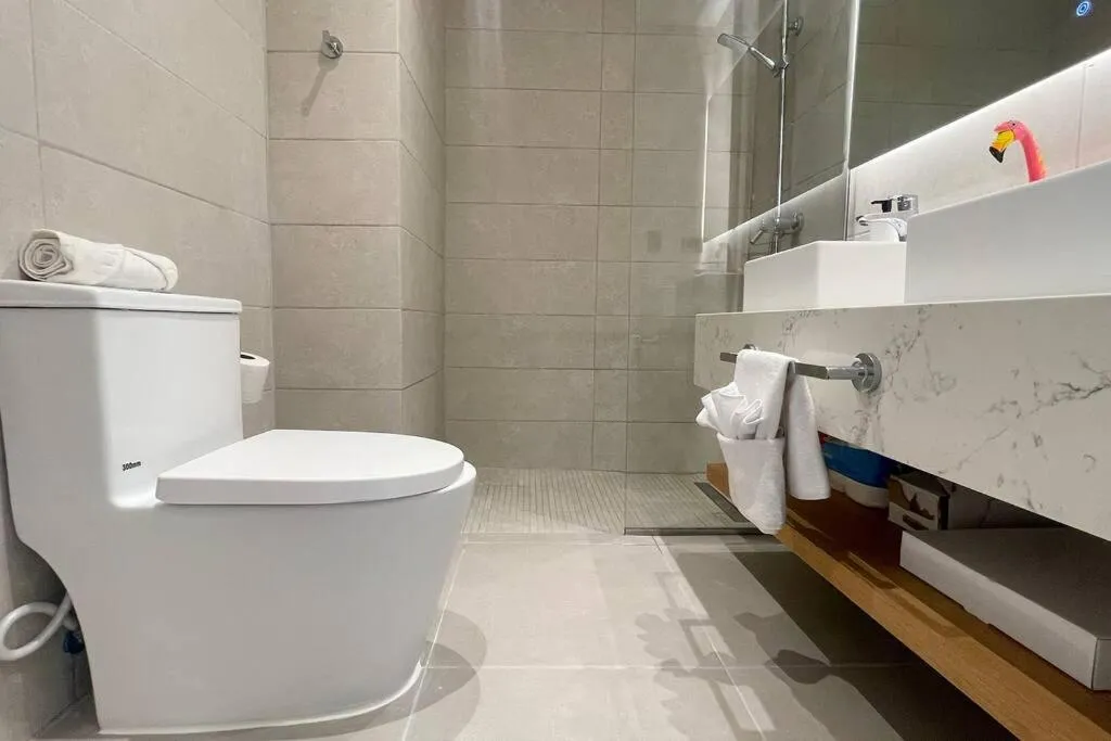 Image 6 of Tropical Deluxe 2 Bedroom Unit with Jacuzzi