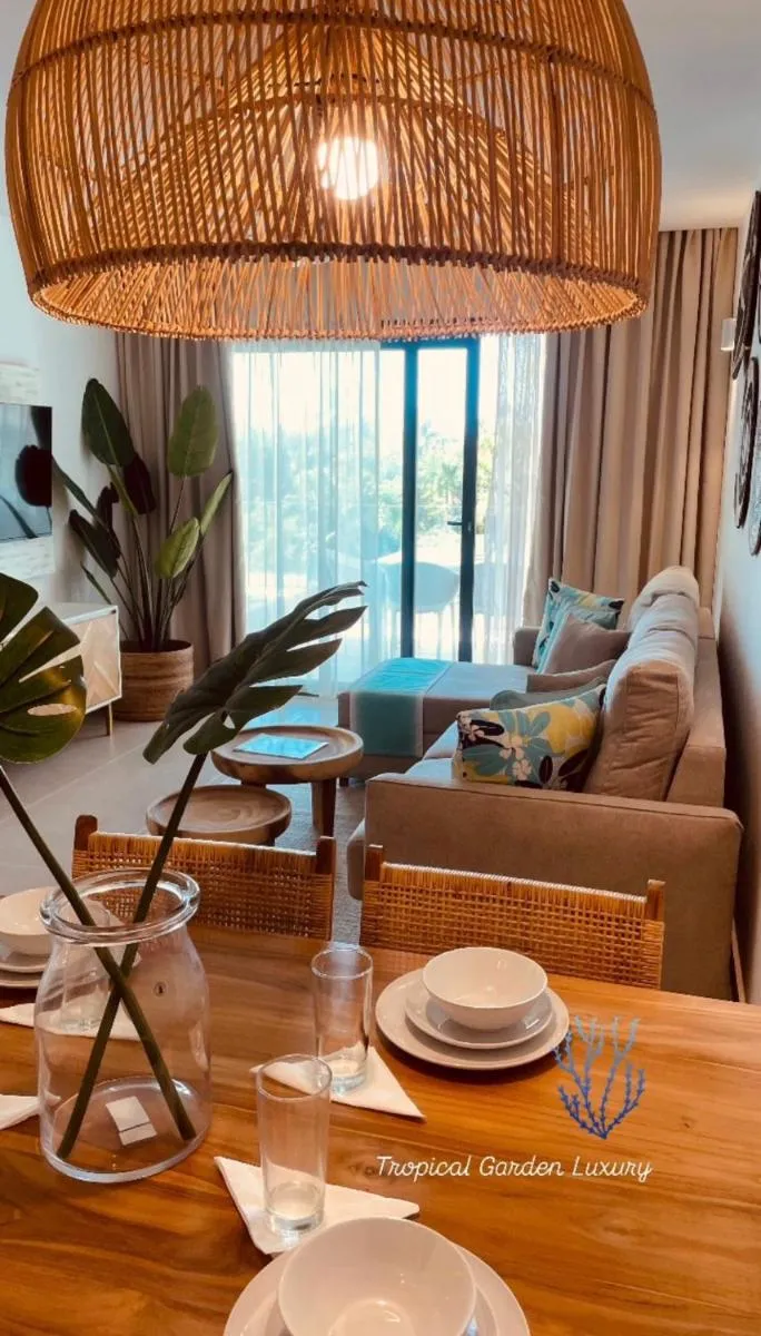 Image 1 of Tropical Garden Luxury con Picuzzi