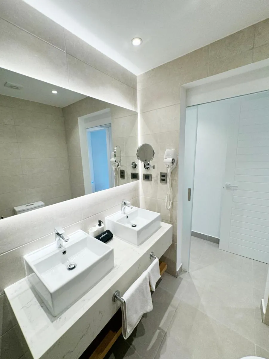 Image 3 of Tropical Relaxing 2 Bedroom Unit with picuzzi