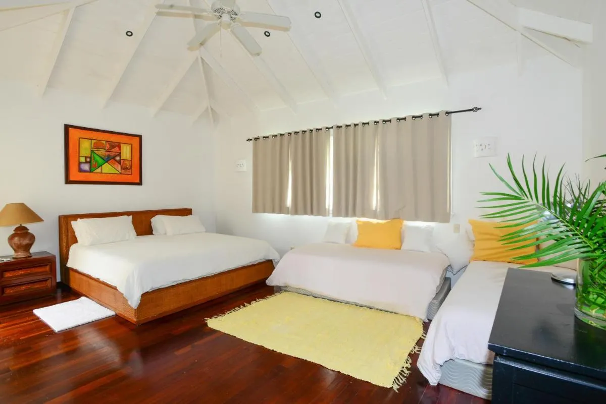 Image 1 of Villa B52