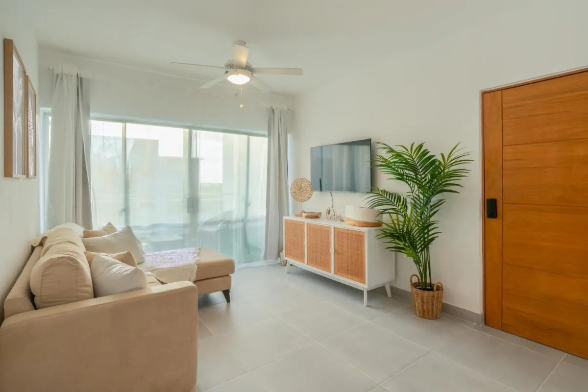 Image 2 of White Sands Condo, Beach, Wi-Fi, Pool